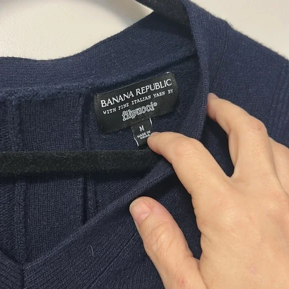 Banana Republic sweater - Picture 2 of 3